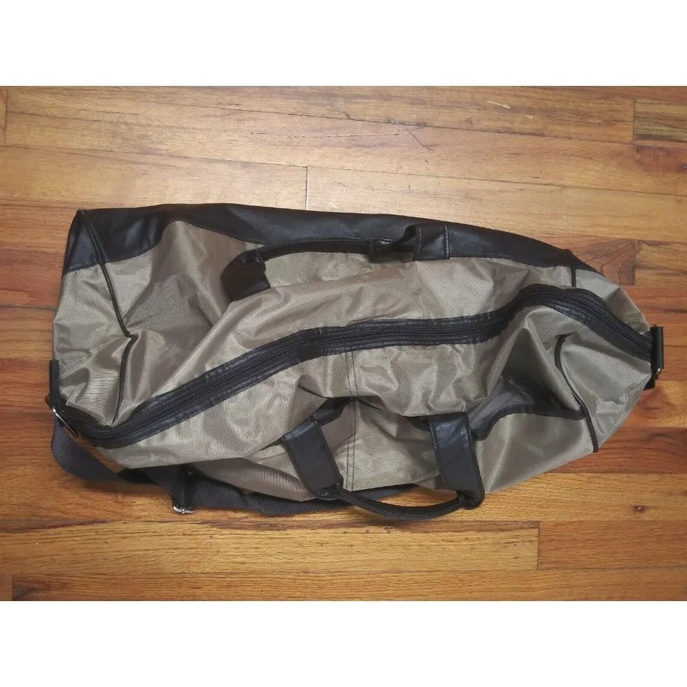 Calvin Klein Duffle Duffel Bag beige brown Weekend Gym Flight Travel 21.5